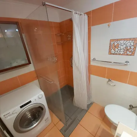 Sarah Noemi, 100 M Skibus Jasna Apartament