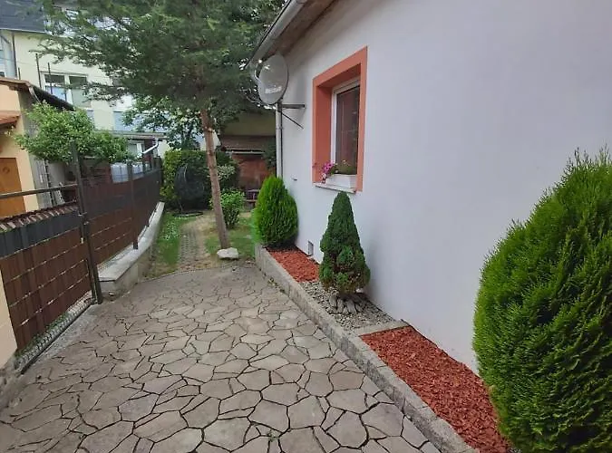 Sarah Noemi, 100 M Skibus Jasna Apartamento Liptovský Mikuláš